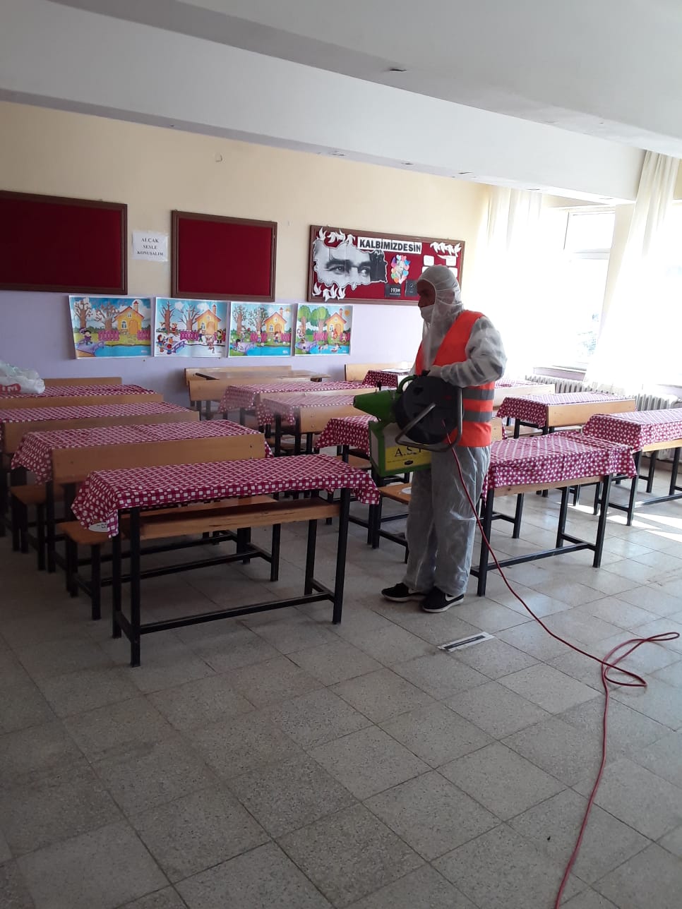 19 Mayıs Belediyesi Okullarda Dezenfeksiyon Çalışması Yaptı.