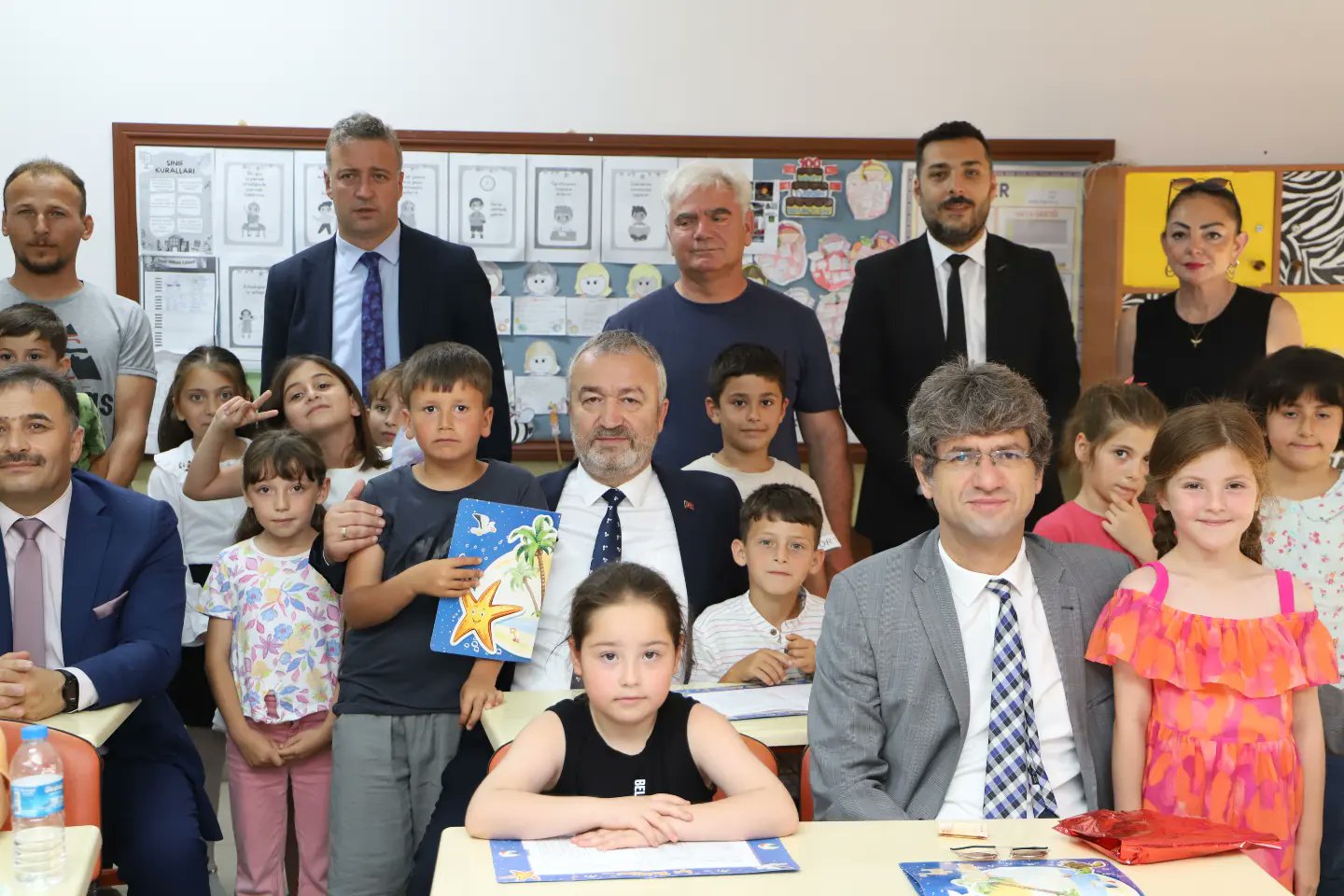 19 Mayıs ilçesinde öğrencilere karneleri verildi
