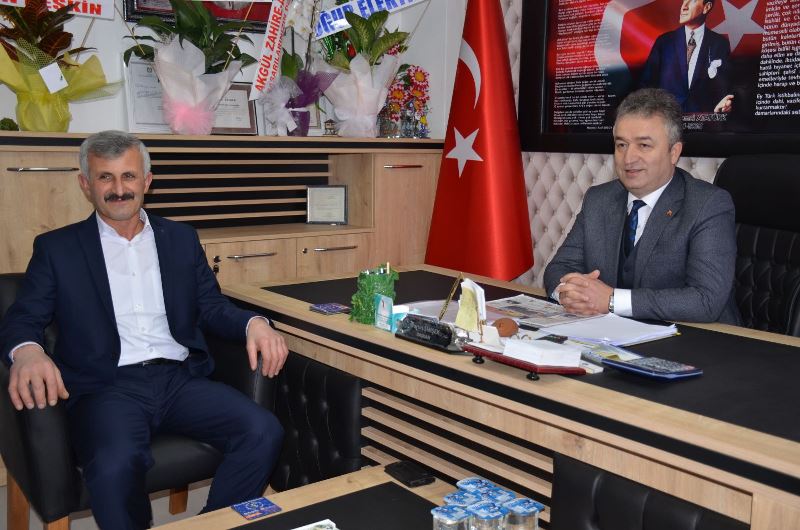 Başkan Topaloğlu’ndan Esnaf ve Sanatkârlar Odasına Ziyaret.