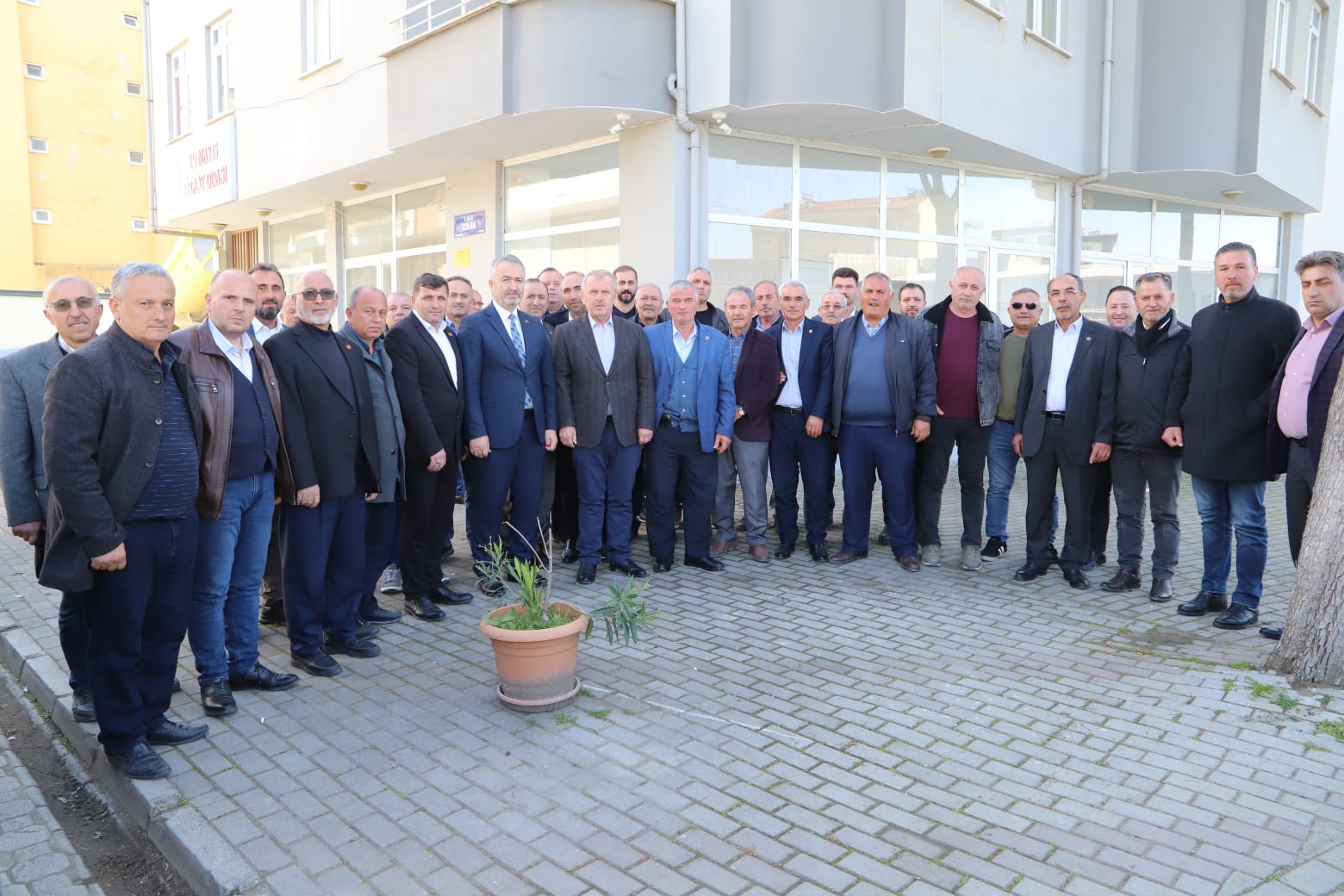 Başkan Topaloğlu, sivil toplum kuruluşlarına ziyarette bulundu