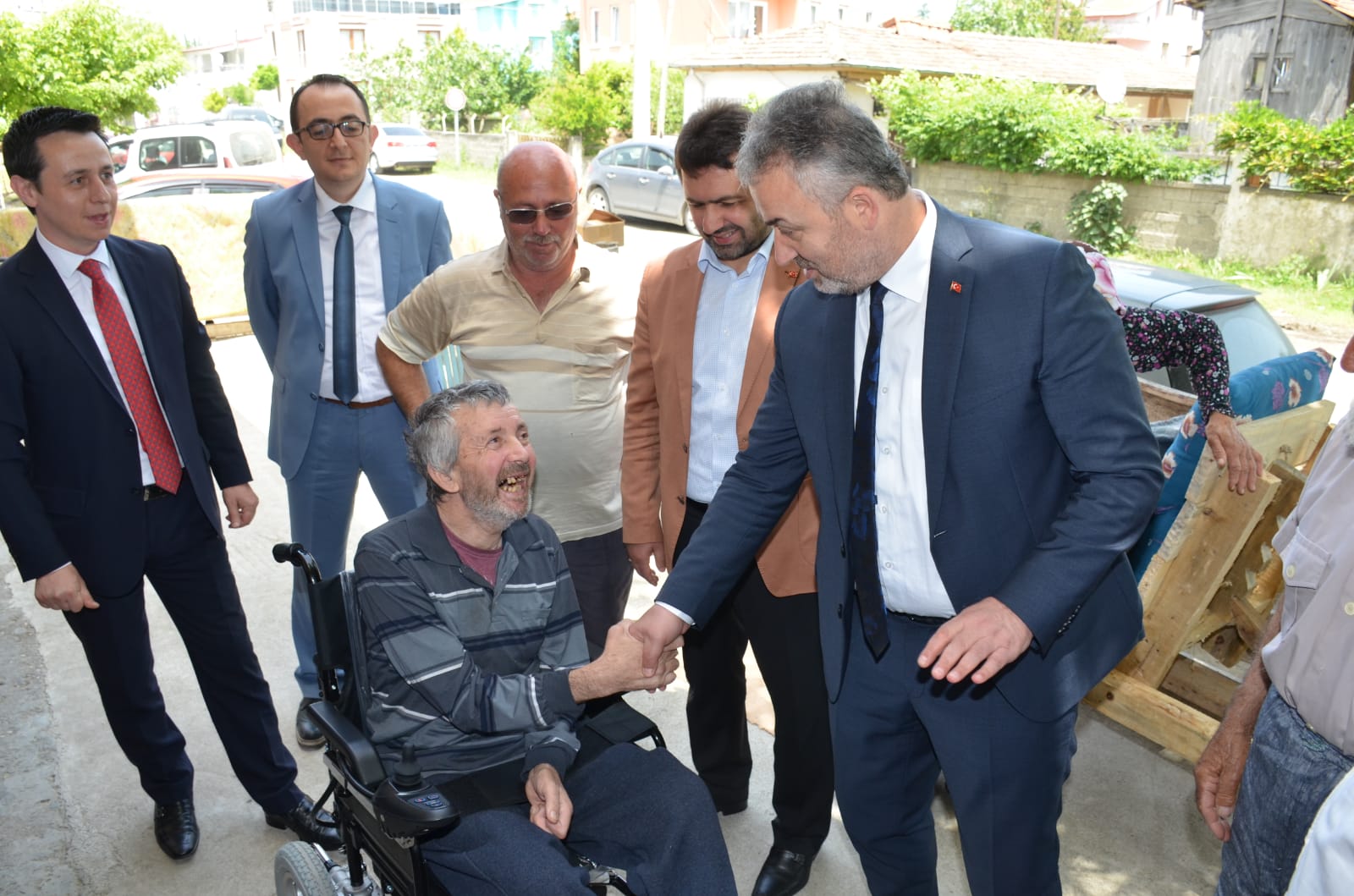 Yüzündeki Mutluluk Bize Yeter.