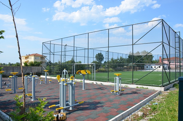 Dereköy Mahallesi Şehit Hüseyin Aydın İÖO Bahçesine Spor Kompleksi